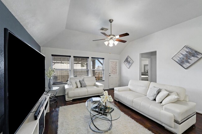 Building Photo - 18523 Windy Stone Dr