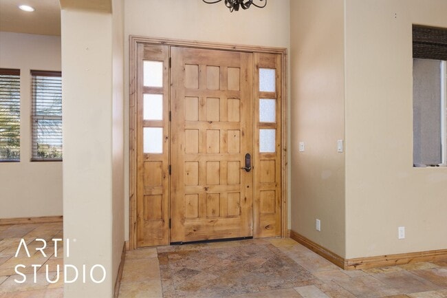 Building Photo - Beautiful 4 Bedroom, 3.5 Bath Home in Scenic