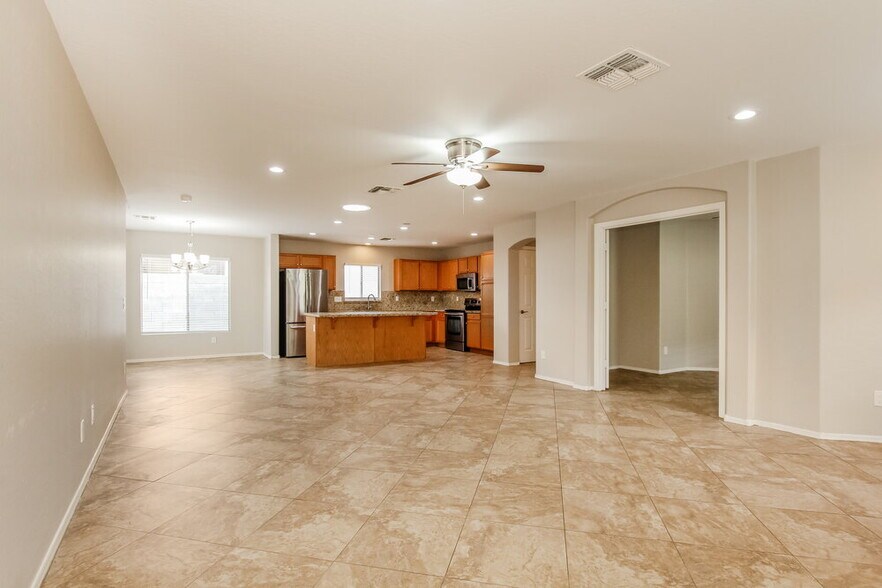 Building Photo - 12913 N 127th Ln