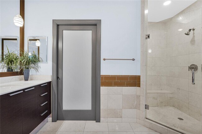 Building Photo - 3535 S Ocean Dr