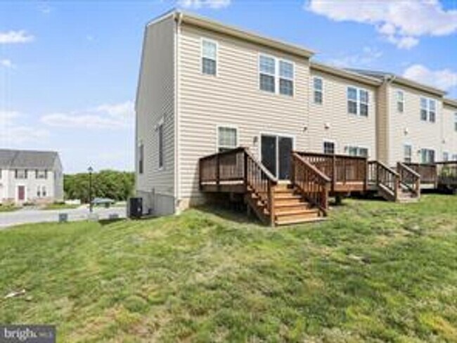 Building Photo - 100 Norwood Dr