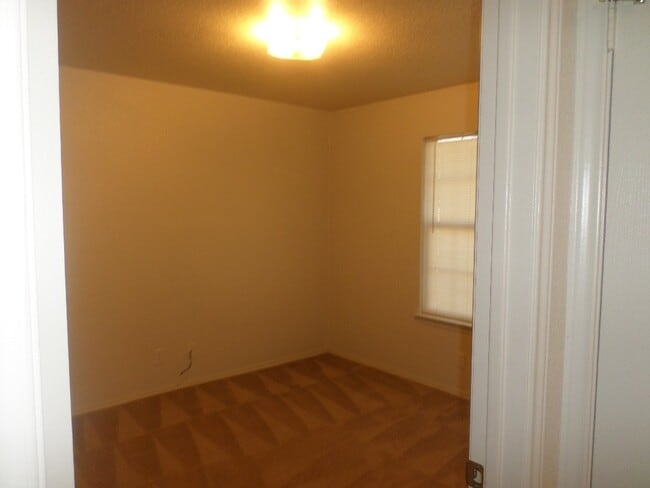 Building Photo - 3804 Joshua Taylor Dr