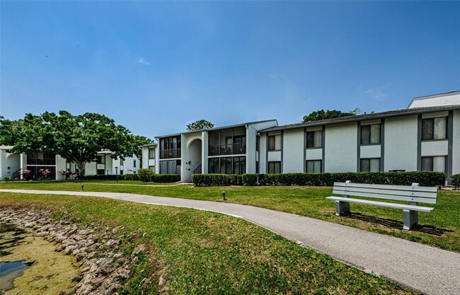 Building Photo - 1151 Pine Ridge Cir W