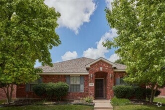 Building Photo - 4616 Brighton Dr