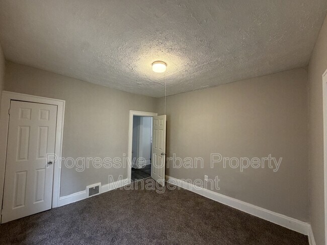 Building Photo - 3346 E 134th St