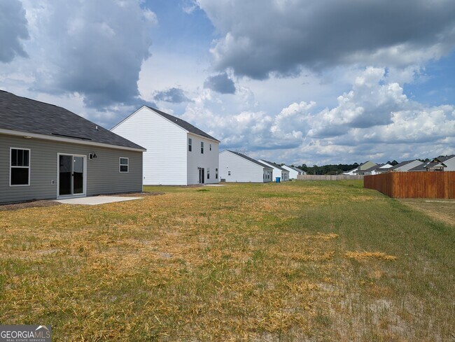 Building Photo - 111 Susan Dr