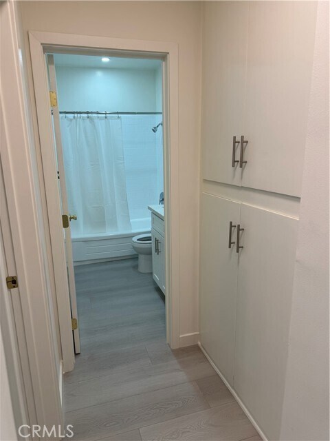 Building Photo - 580 W Stocker St