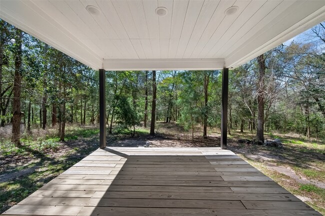 Building Photo - 154 Lakeview Dr