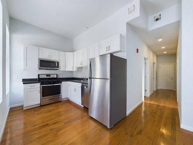 Building Photo - 137 Monticello Ave