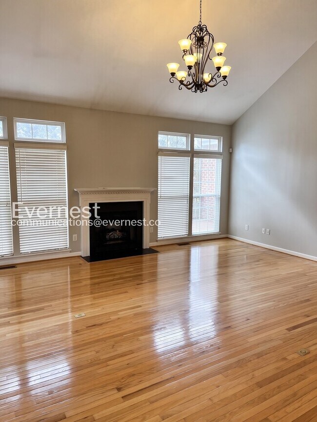 Building Photo - 743 Rolling Fork Dr