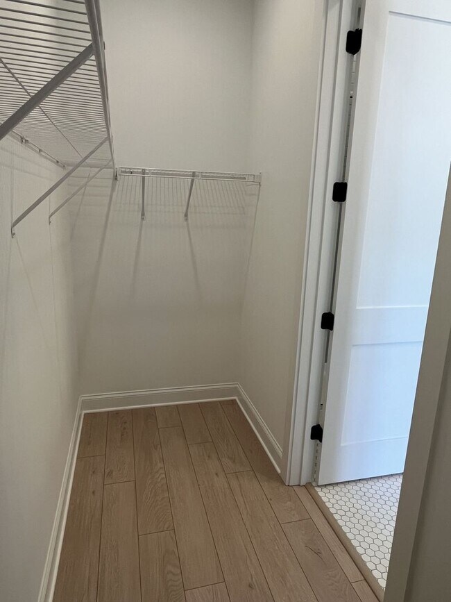 Building Photo - Brand New 2 Bed Condo in Cornelius