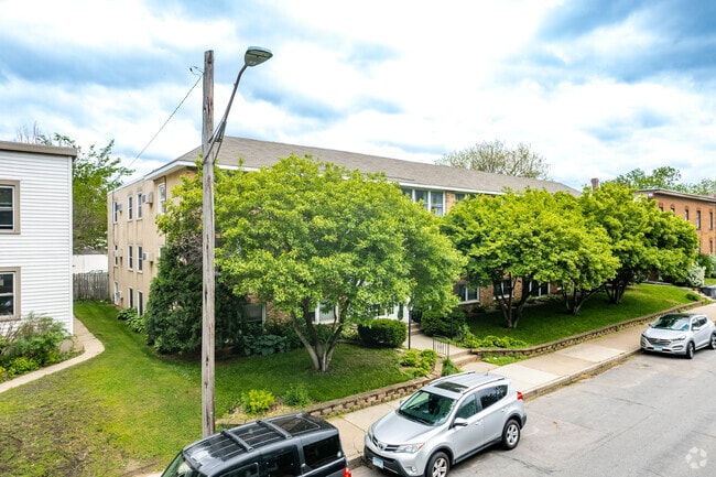 Building Photo - 3441 Bryant Ave S