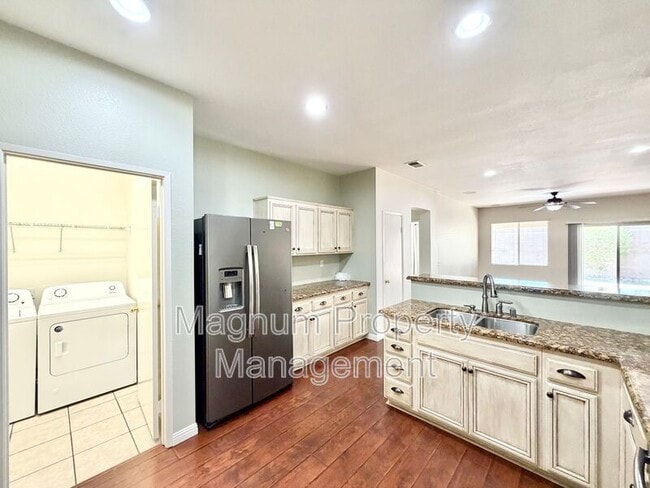 Building Photo - 33205 Gypsum St