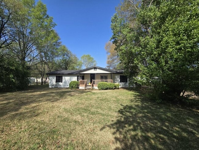 Building Photo - 2619 W Black Creek Rd