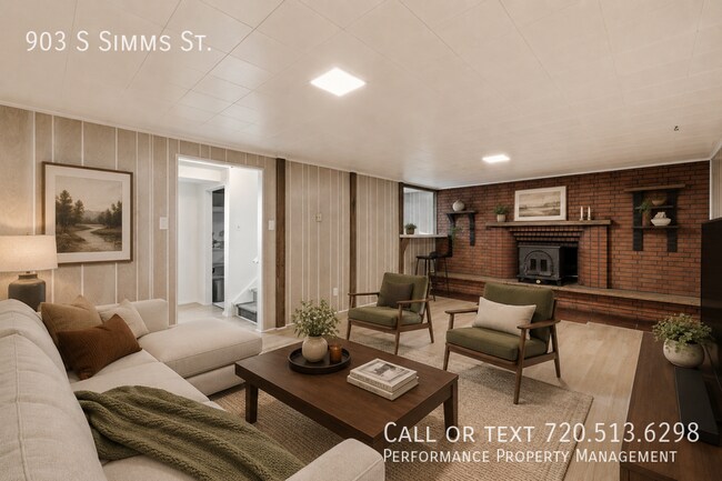 Building Photo - 903 S Simms St