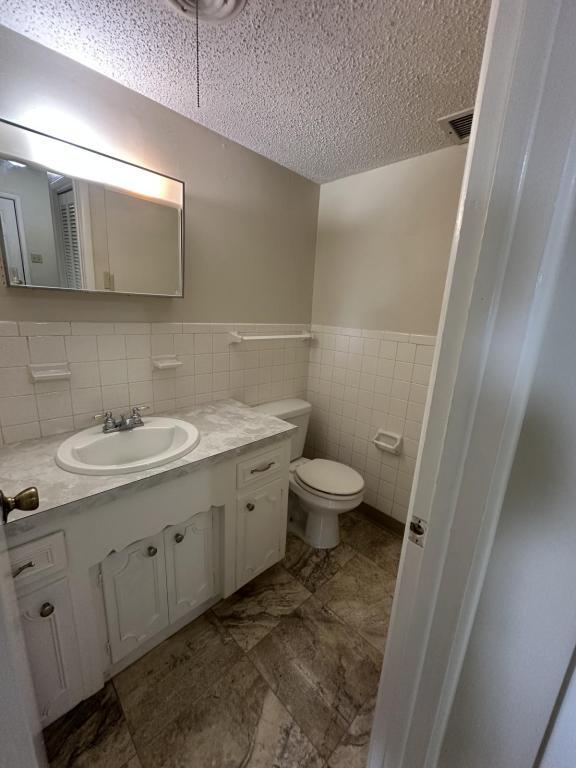 Building Photo - 2225 N 47th St