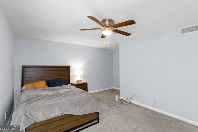 Building Photo - 2006 Riverview Dr