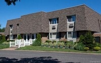 Building Photo - 475 Little East Neck Rd