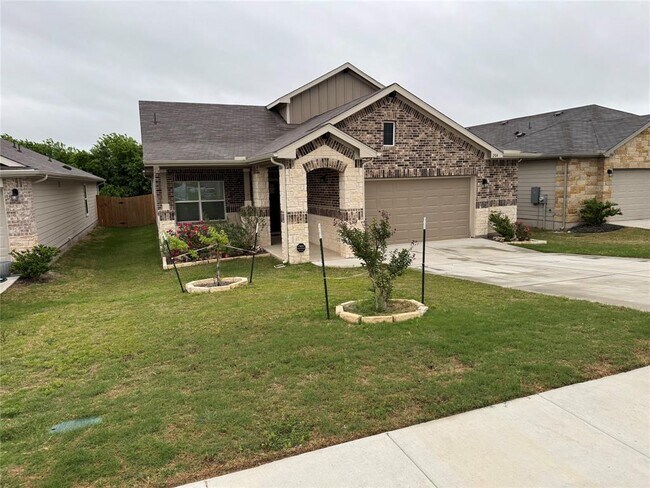 Building Photo - 204 James River Dr