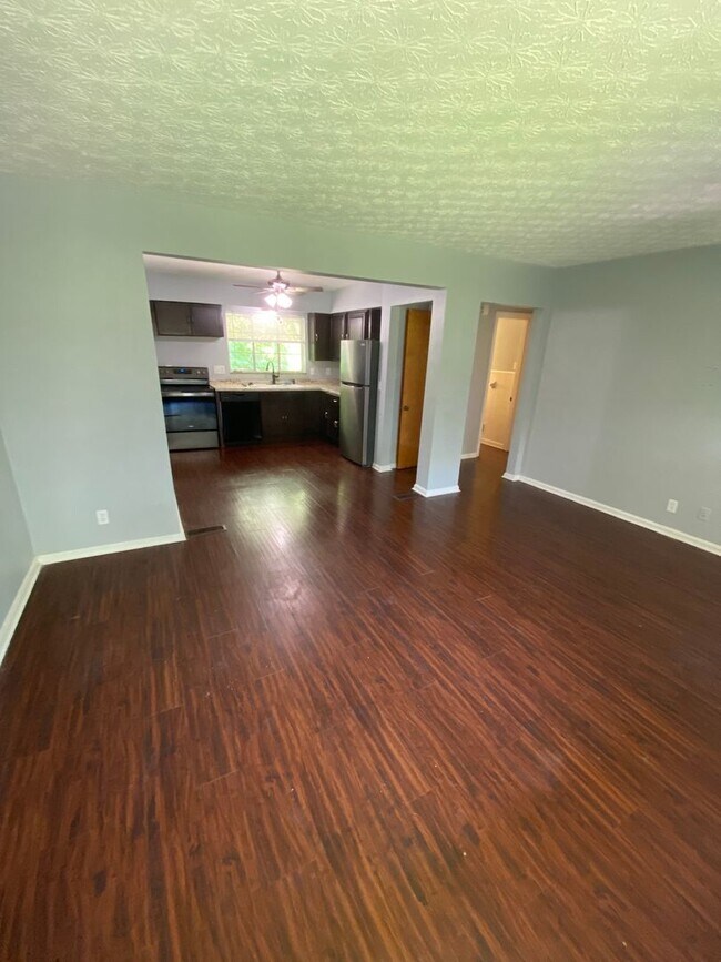 Building Photo - Cozy Single-Family Home in Fort Wright