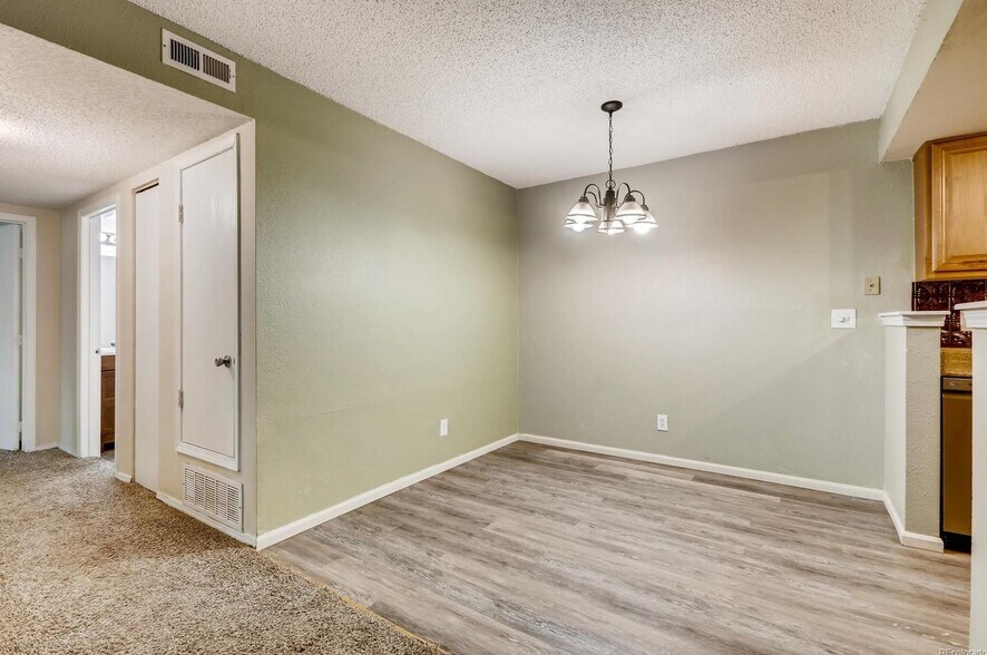 Building Photo - 8225 Fairmount Dr