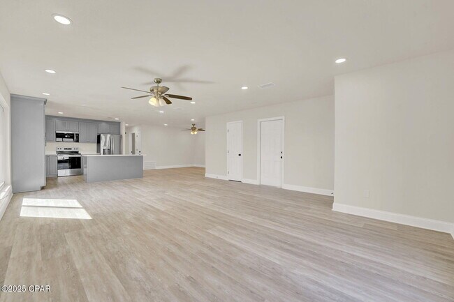 Building Photo - 5204 Park St