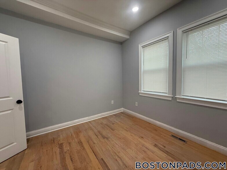 Building Photo - 52 Townsend St