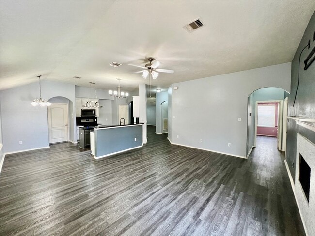 Building Photo - 3210 Blue Bonnet Dr