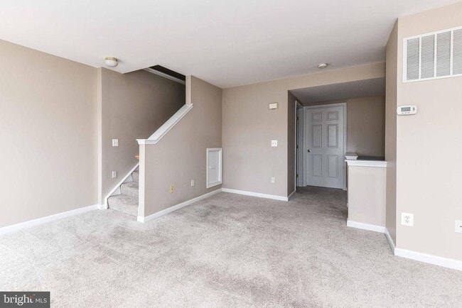 Building Photo - 20947 Colecroft Square