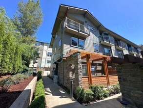 Building Photo - Discover Spacious Comfort: Elegant 3-Bed, 3.5-Bath Townhouse in Happy Valley!