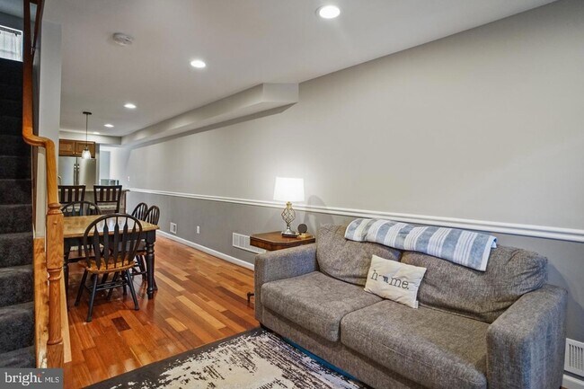 Building Photo - 1421 Race St