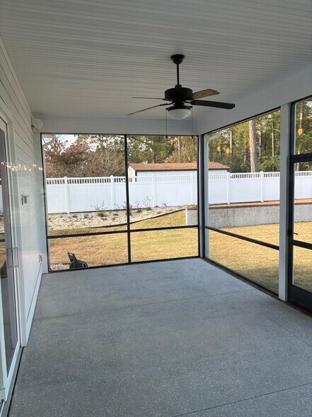 Building Photo - 729 Windemere Rd