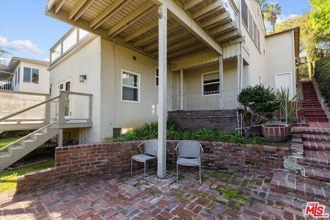 Building Photo - 2258 Moreno Dr