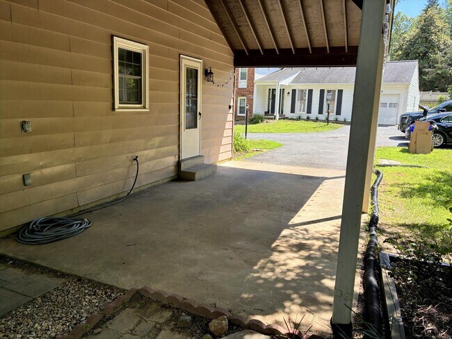 Building Photo - 4834 King Solomon Dr