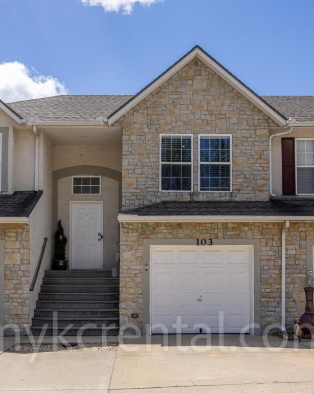 Building Photo - 1201 N Mart-way Dr