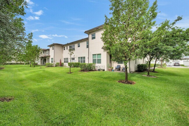 Building Photo - 4989 Navali Dr