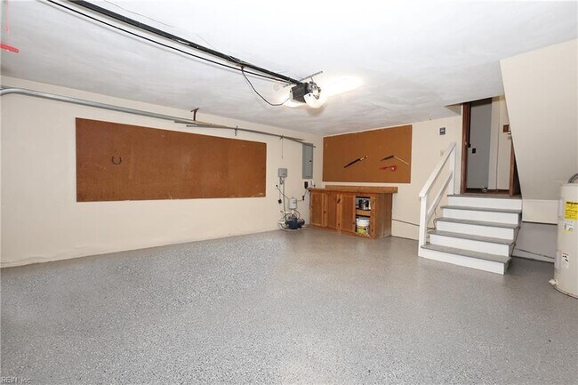 Building Photo - 1008 Hollins College Ct