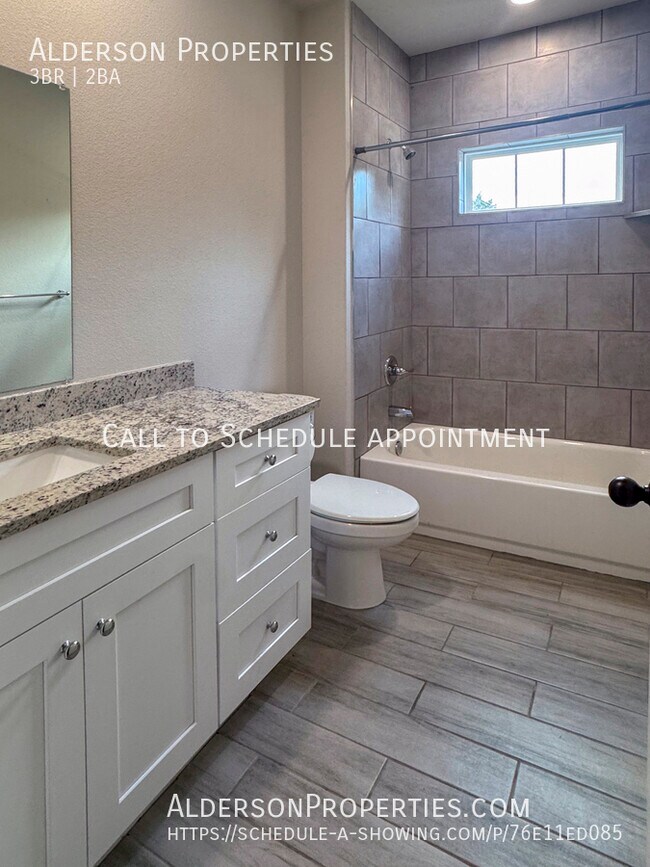 Building Photo - 2410 Golf-