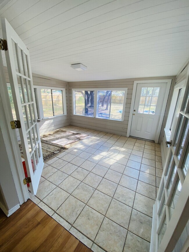 Building Photo - 106 Timber Ln Loop