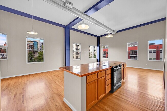 Building Photo - $1,850.00, Studio condo with one bathroom.