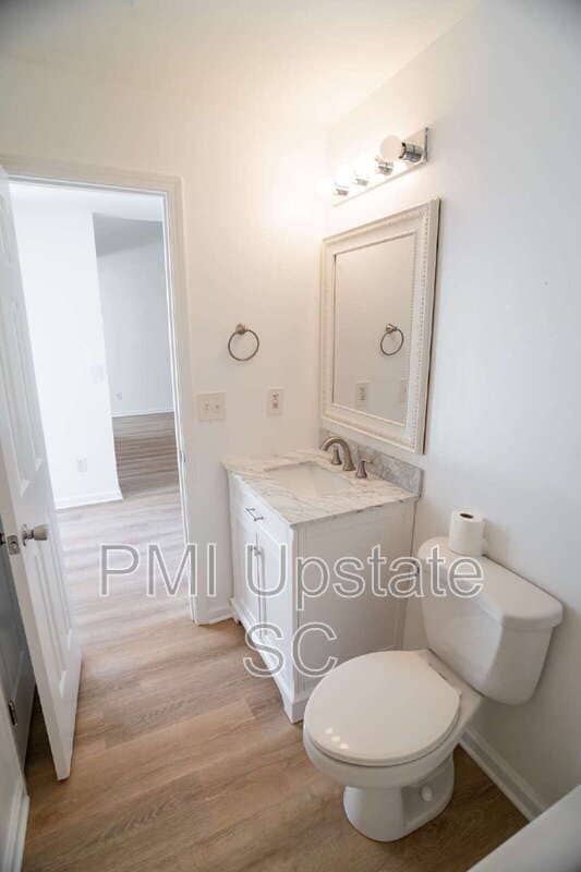 Building Photo - 432 Longspur Ct