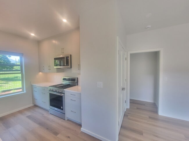 Building Photo - 395 S Mountain Ave