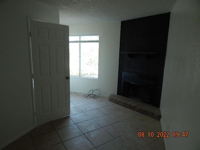 Building Photo - 2185 Exeter Dr