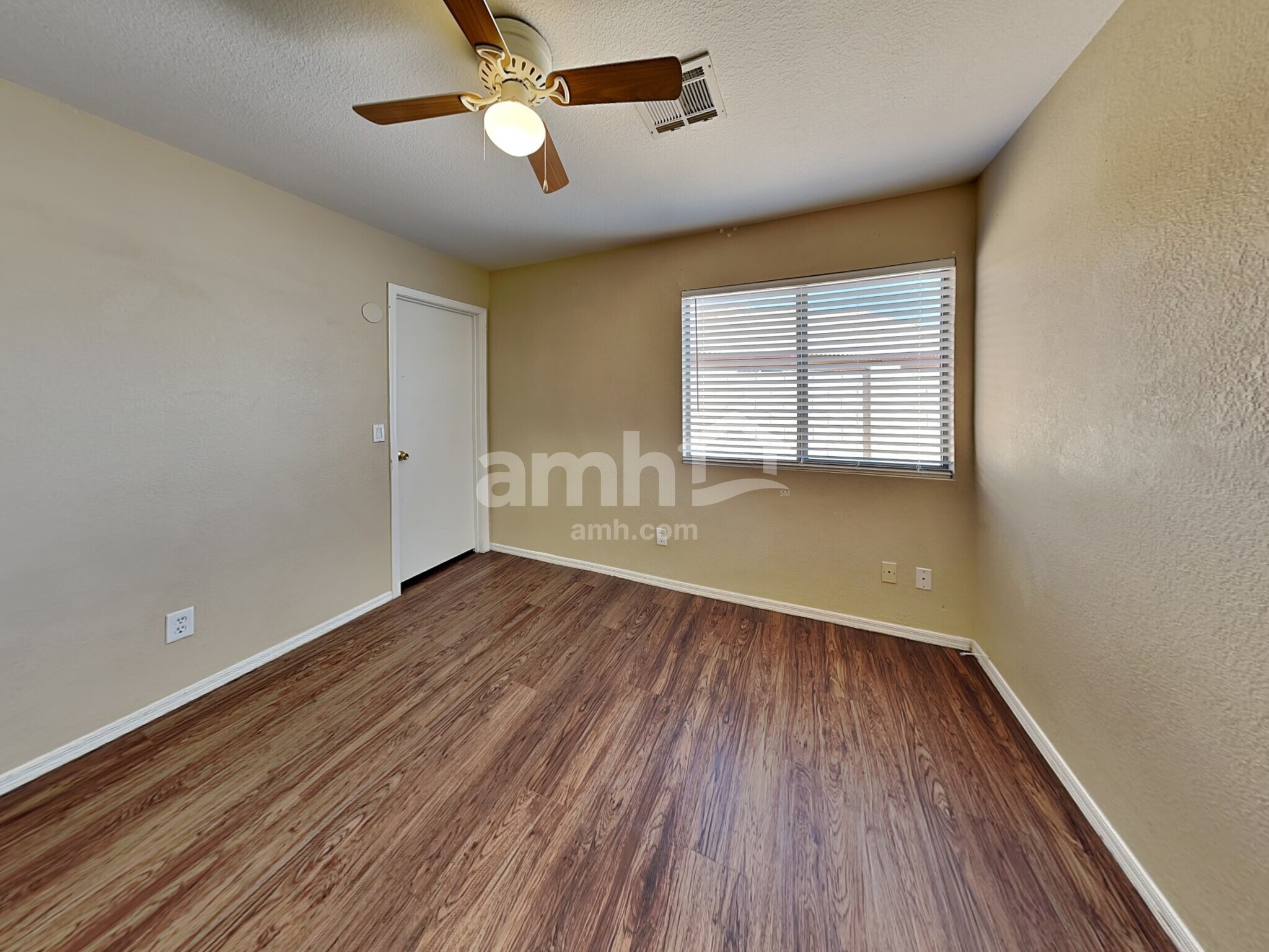 Building Photo - 2715 N 90th Ave