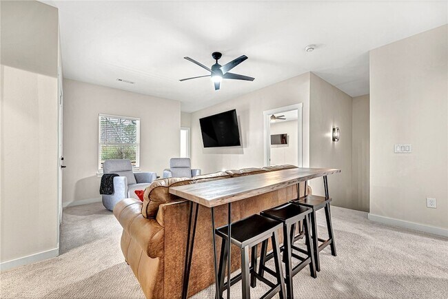 Building Photo - 1433 S Duncan Ave