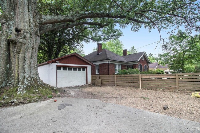 Building Photo - 1755 Langston Ave SW
