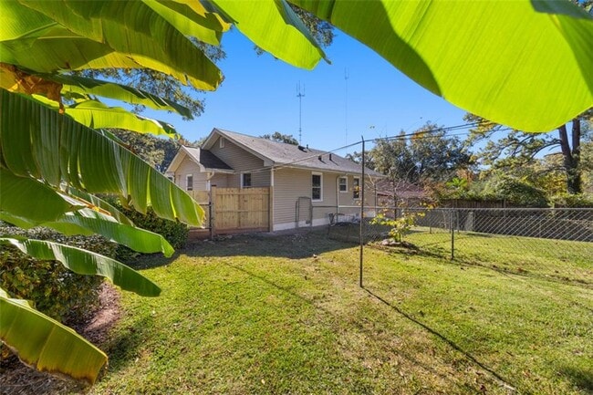 Building Photo - 1416 Woodland Hills Dr NE