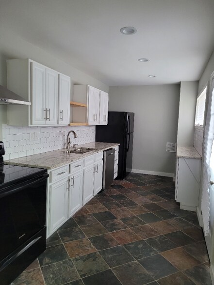 Building Photo - 4981 Crowe Dr SE