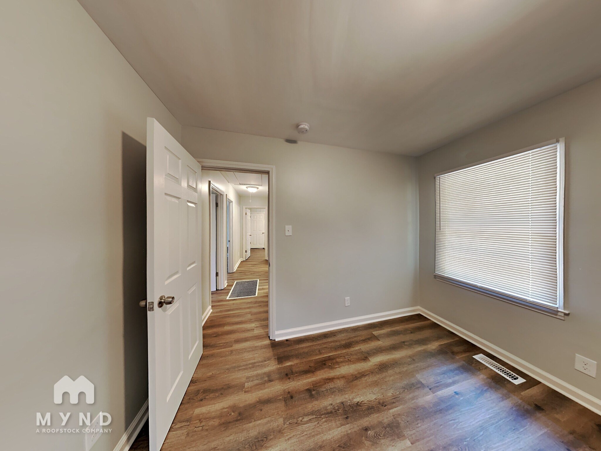 Building Photo - 1348 David Cir