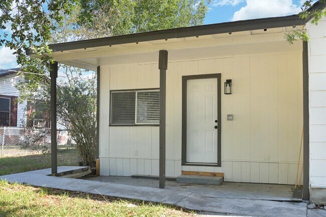 Building Photo - 309 Buhler Dr